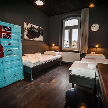 Hostel Am Bahnhof Suhl Bagian luar foto