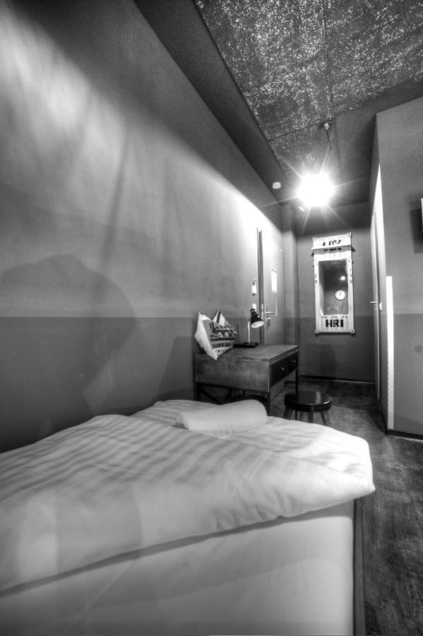 Hostel Am Bahnhof Suhl Bagian luar foto