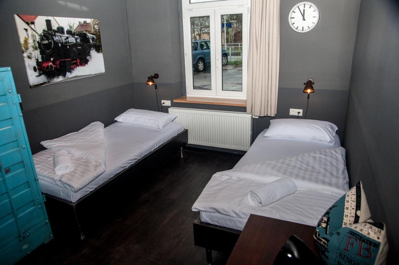 Hostel Am Bahnhof Suhl Bagian luar foto