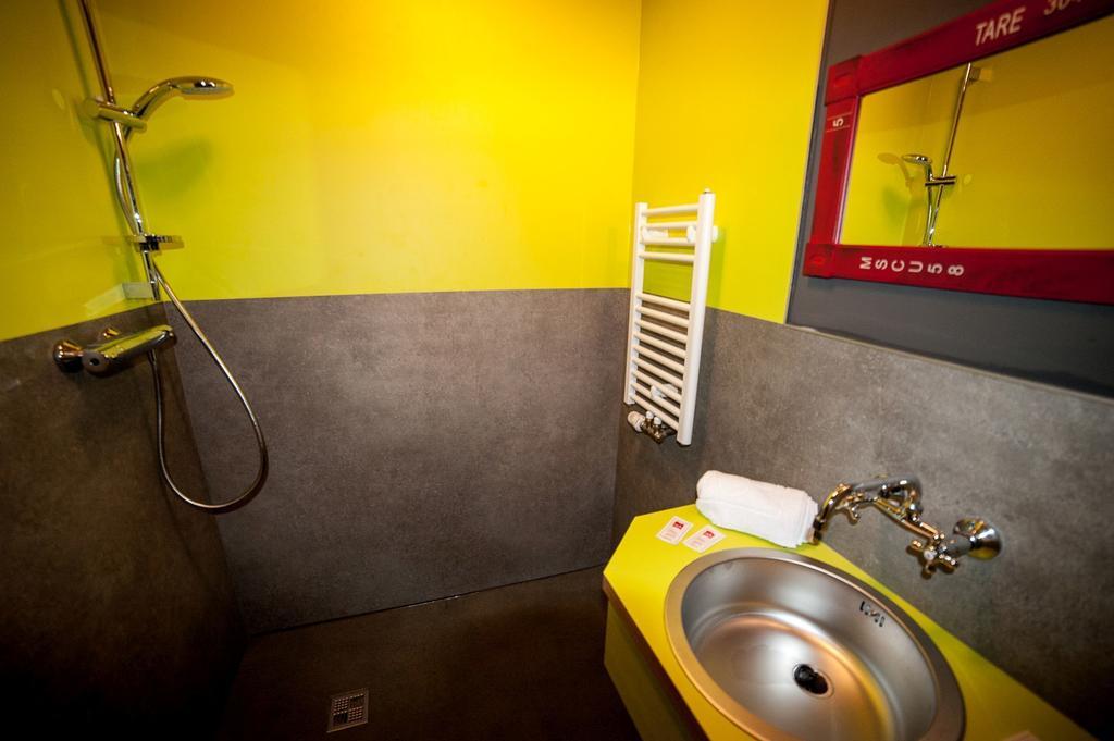 Hostel Am Bahnhof Suhl Ruang foto