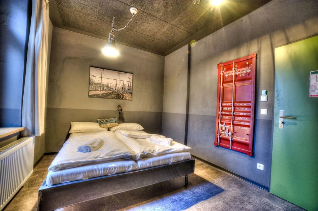 Hostel Am Bahnhof Suhl Bagian luar foto